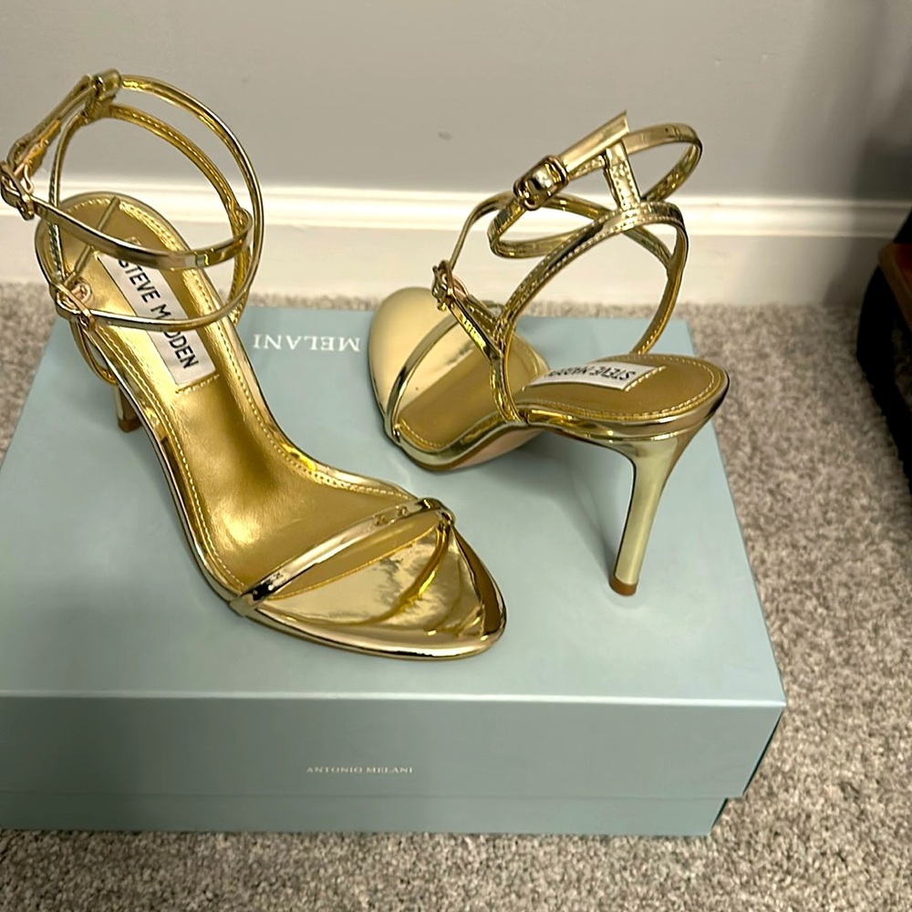 Steve Madden. New, never worn.